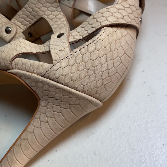 Vince Camuto Clara lace up shoe NWOT - Picture 10 of 10